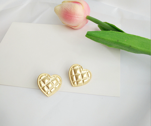 Golden Checkered Heart-shaped Earrings